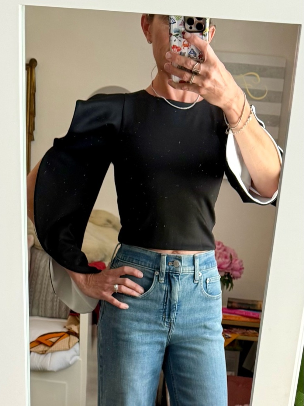Alice + Olivia Ollie Ruffle Sleeve Crop Top Black with White Statement - Picture 5 of 12
